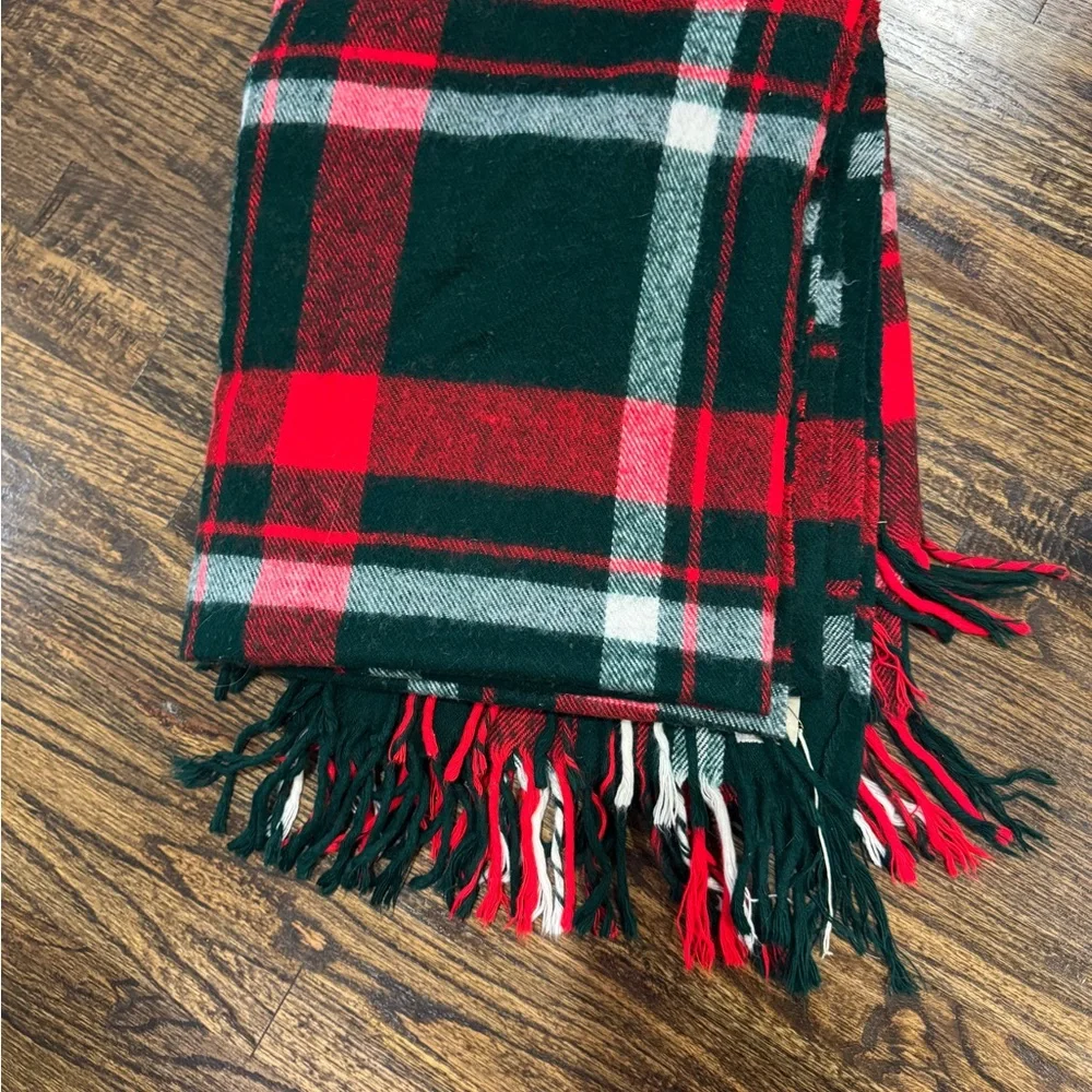 Vintage Plaid Holiday Throw Blanket